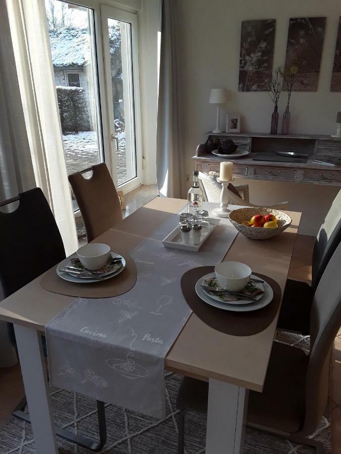 Apartment Schillerweg 3 *